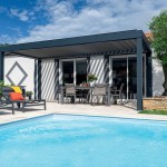 Pergola au bord de la piscine